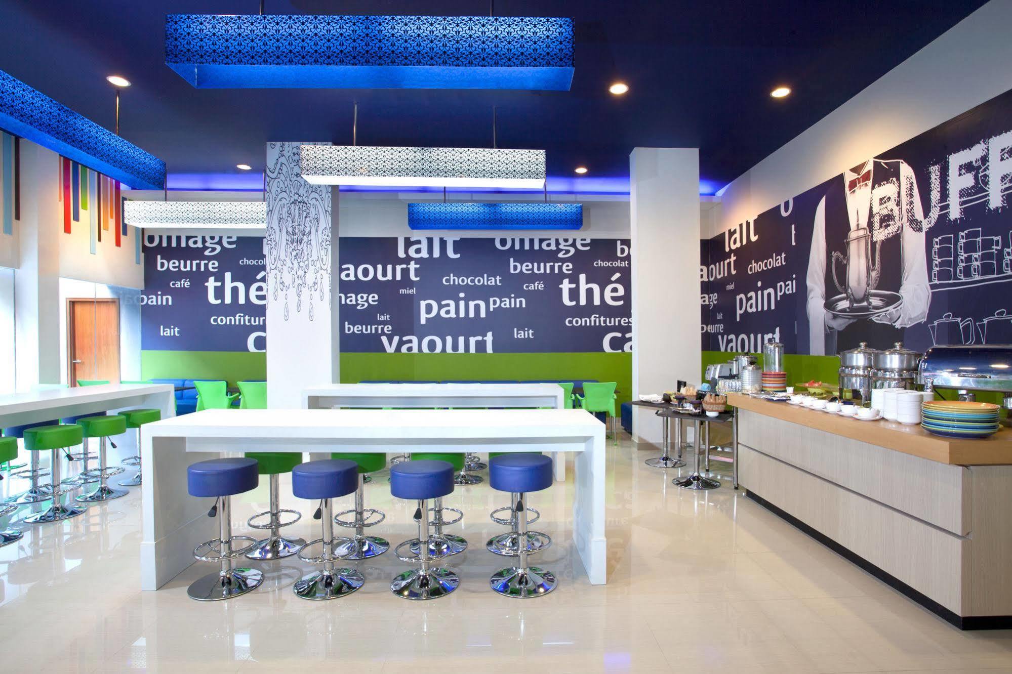 Ibis Budget Semarang Tendean Exterior foto